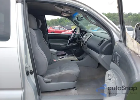 2006 Toyota Tacoma Base V6 z USA, uszkodzony, nr VIN 5TEUU42N06Z249901